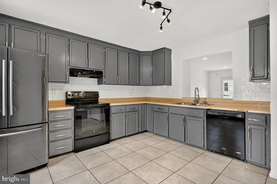 8490 Saddle Court, Manassas, VA 20110: Condo/Townhouse listed at $453,000 via Realty ONE Group Capital